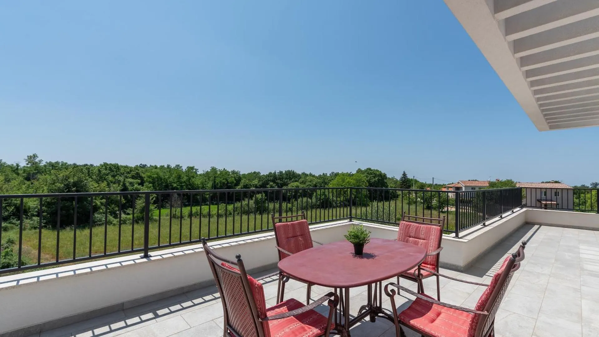 Tola Villa Rapavel